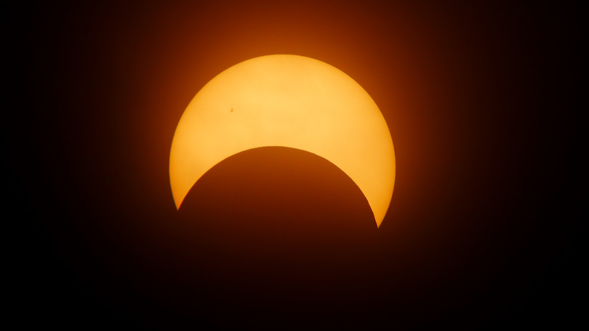 SEMES recuerda cómo disfrutar del eclipse solar de forma segura y prevenir urgencias evitables